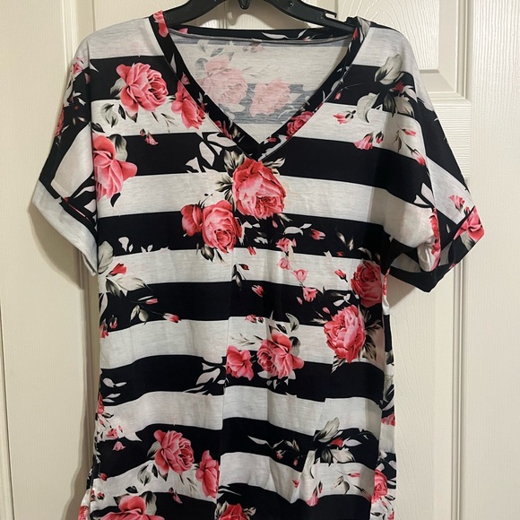 Ladies Black and White Striped Top with Roses - Picture 1 of 2